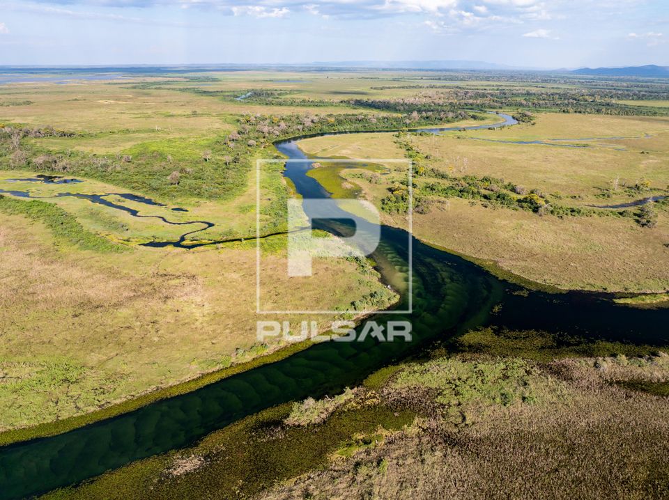 Vista de drone do Rio Paraguai-Mirim - sub-região Pantanal do Paraguai - Pantanal Sul