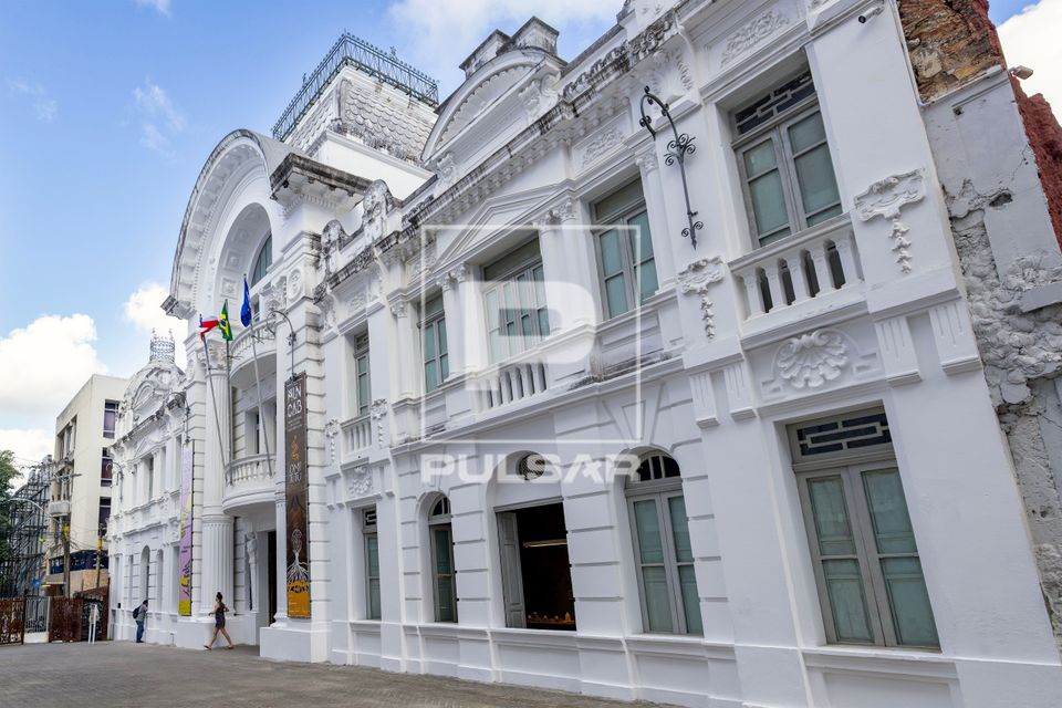 Fachada do MUNCAB Museu Nacional da Cultura Afro-Brasileira - instalado no antigo Prédio do Tesouro do Estado