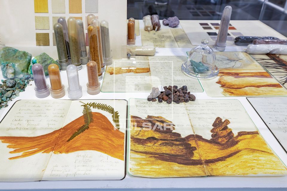 Instalação - Museu das Terras Brasileiras - da artista Marlene Almeida em exposição no MUNCAB Museu Nacion