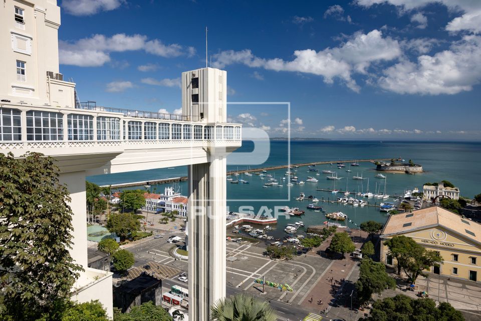 Elevador Lacerda e Mercado Modelo na praça Maria Felipa - bairro Comércio - Cidade Baixa