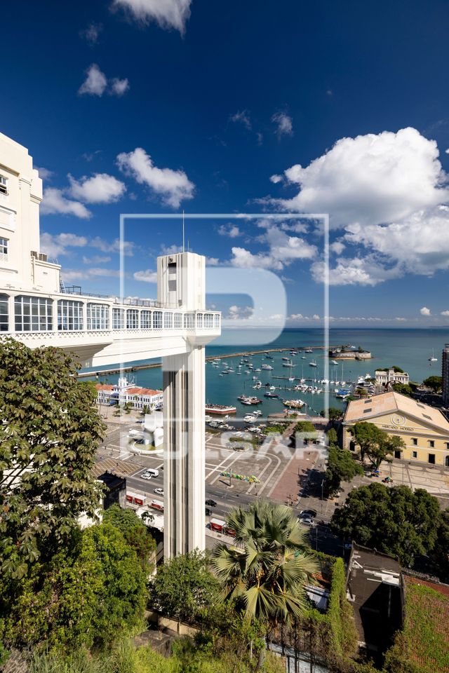 Elevador Lacerda e Mercado Modelo na praça Maria Felipa - bairro Comércio - Cidade Baixa