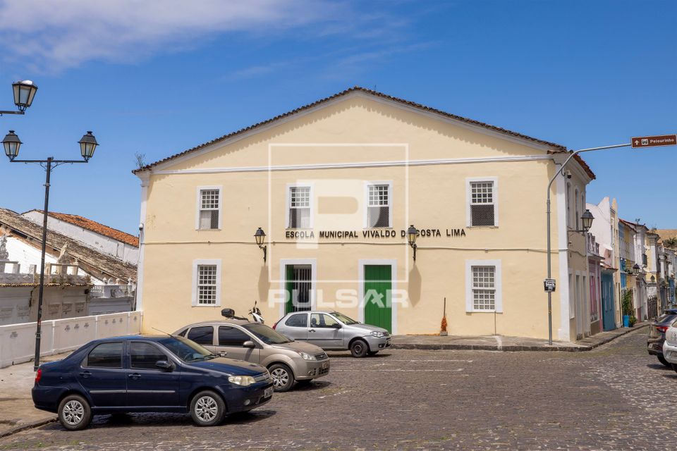Escola Municipal Vivaldo da Costa Lima - Largo do Carmo - bairro Santo Antônio Além do Carmo - centro histó