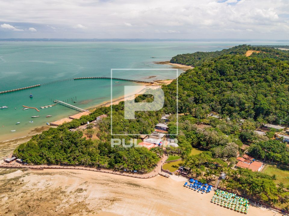 Vista de drone da Ilha dos Frades atração turística na Baía de Todos-os-Santos
