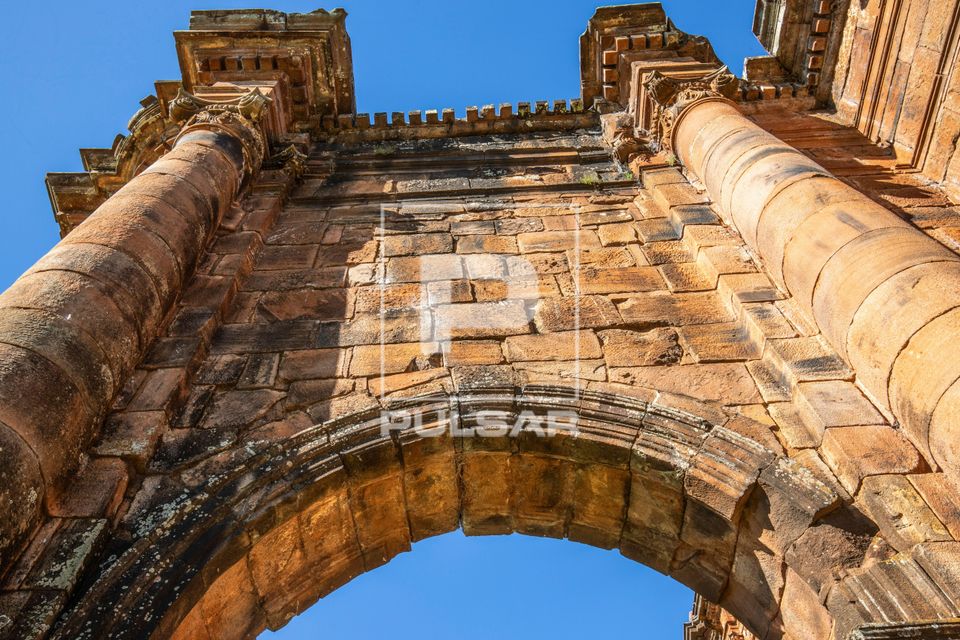 Ruínas da Igreja de São Miguel Arcanjo - Sítio Arqueológico - Parque Histórico Nacional das Missões - re