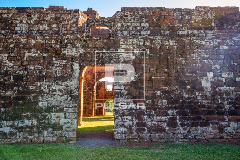 Ruínas da Igreja de São Miguel Arcanjo - Sítio Arqueológico - Parque Histórico Nacional das Missões - re