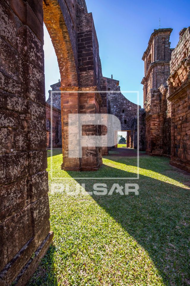 Ruínas da Igreja de São Miguel Arcanjo - Sítio Arqueológico - Parque Histórico Nacional das Missões - re