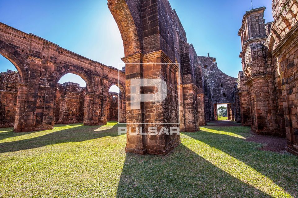 Ruínas da Igreja de São Miguel Arcanjo - Sítio Arqueológico - Parque Histórico Nacional das Missões - re