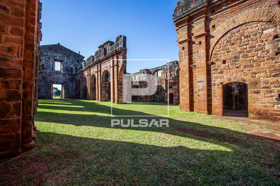 Ruínas da Igreja de São Miguel Arcanjo - Sítio Arqueológico - Parque Histórico Nacional das Missões - re