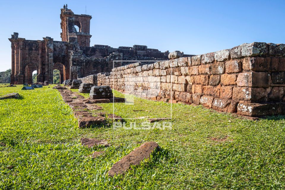 Ruínas da Igreja de São Miguel Arcanjo - Sítio Arqueológico - Parque Histórico Nacional das Missões - re