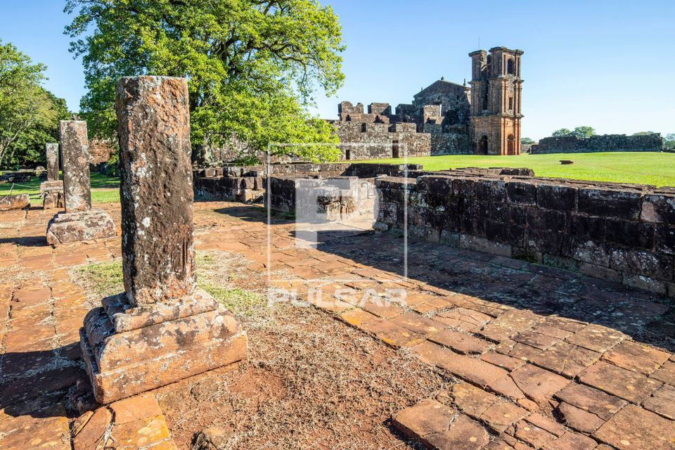 Ruínas da Igreja de São Miguel Arcanjo - Sítio Arqueológico - Parque Histórico Nacional das Missões - re