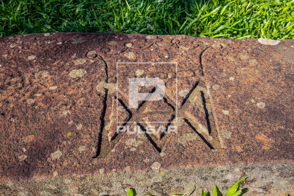 Desenho formado pelas letras A e M sobrepostas - saudação latina Ave Maria - sítio arqueológico São Migue