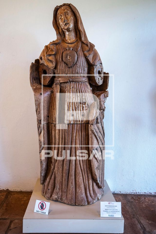 Escultura sacra missioneira em exposição no Museu das Missões - Sítio Arqueológico São Miguel Arcanjo - 