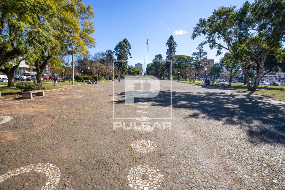 Linha marcada em pedra portuguesa que marca a fronteira na Praça Internacional - divisa entre Santana do Livr