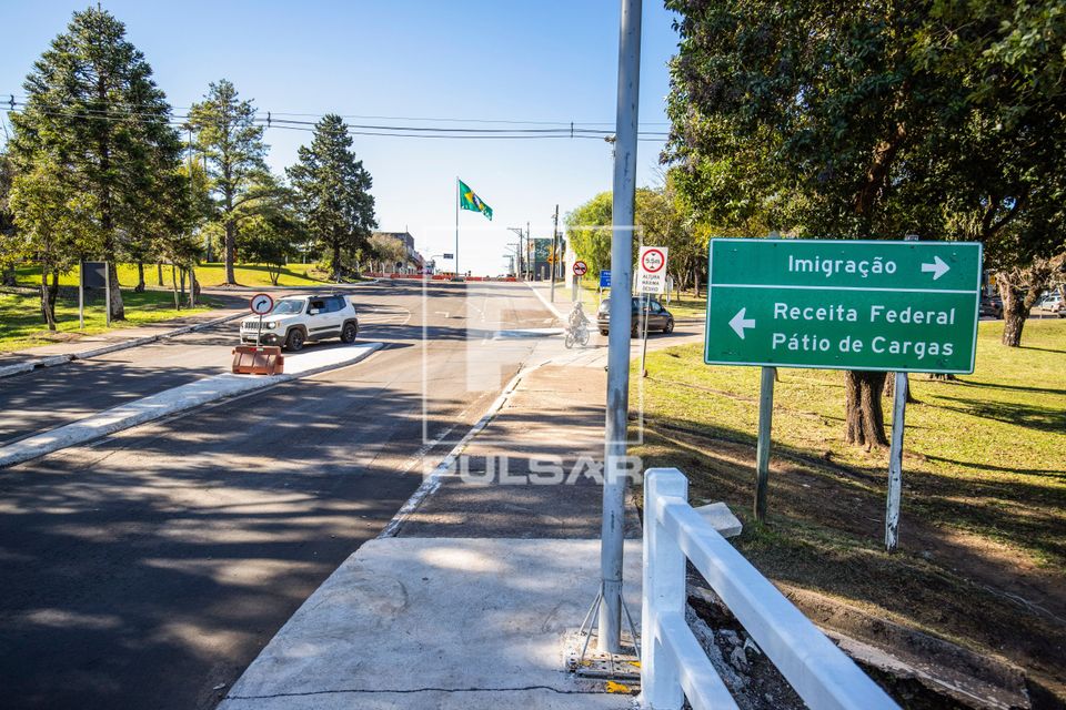Receita Federal e Aduana brasileira no final da Ponte Internacional Bella Unión -Uruguai - sentido Barra do Q