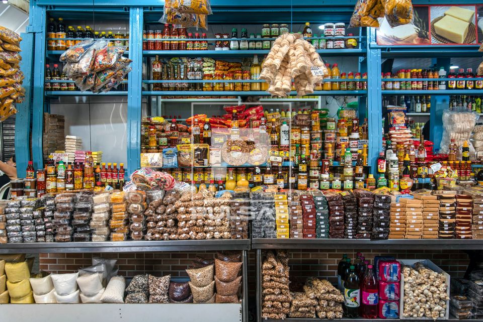 Alimentos à venda no Centro Municipal Luiz Gonzaga de Tradições Nordestinas - Feira de São Cristóvão