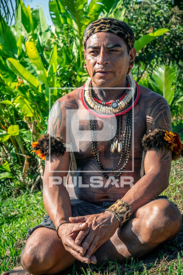 Retrato de cacique Tupa Guarani na Aldeia Mata Verde Bonita ou Tekoa Ka'Aguy Ovy Porã da etnia Guarani Mbya