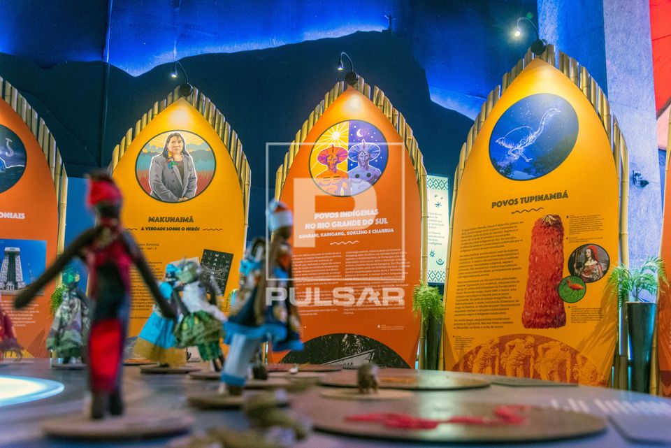 Exposição sobre cosmologia afroindígena no Brasil no Museu do Universo no Planetario do Rio