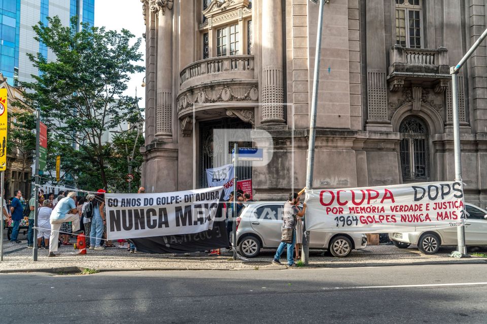 Manifestação AI-5 Nunca Mais - em frente prédio do antigo DOPS marcando os 56 anos do Ato Institucional nº