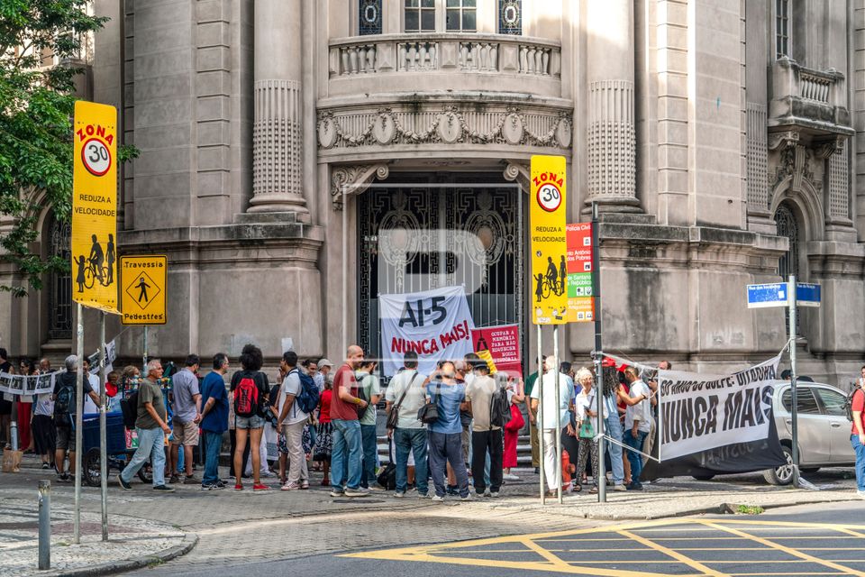 Manifestação AI-5 Nunca Mais - em frente prédio do antigo DOPS marcando os 56 anos do Ato Institucional nº