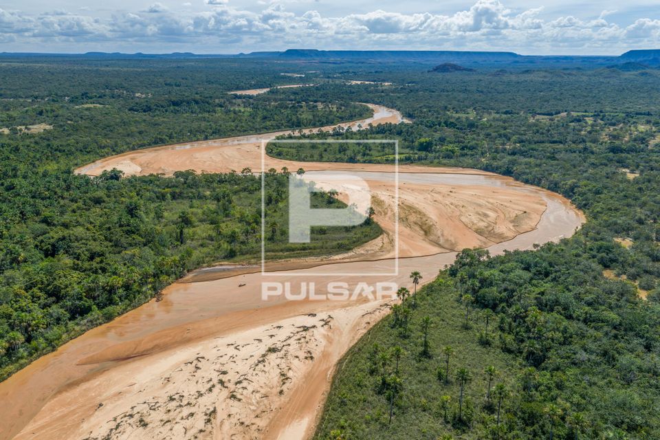 Margem direita do Rio Catarina no limite da RDS Reserva de Desenvolvimento Sustentável Veredas do Acari - Ser