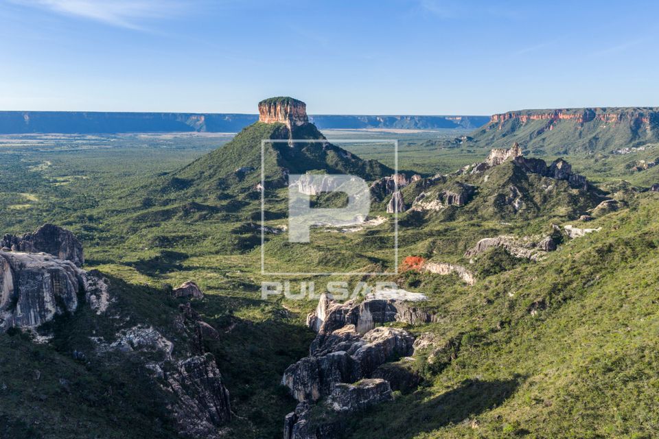 Vista de drone de formações areníticas - Serra Geral de Goiás