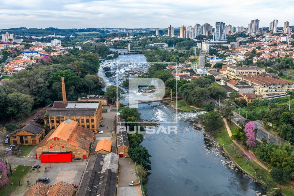 Parque do Engenho Central na margem do rio Piracicaba - complexo turístico cultural instalado no antigo engen
