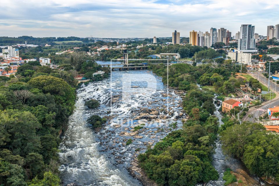 Vista de drone das corredeiras do rio Piracicaba - bairro Vila Rezende