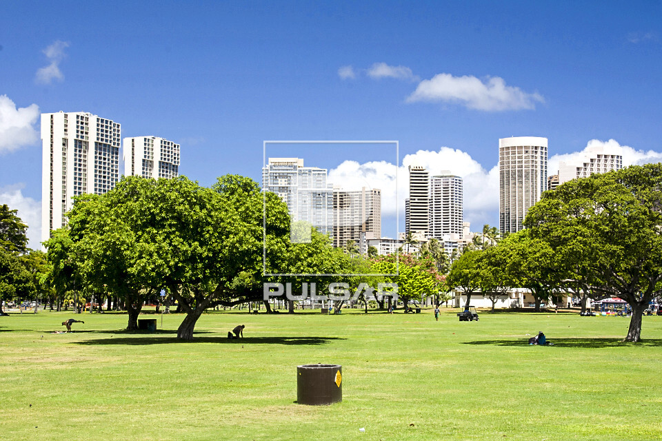 Dia de verão no parque da praia Ala Moana - ilha de Oahu - Havaí - 