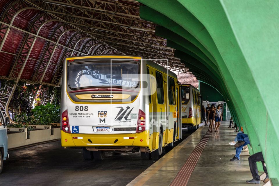 Ônibus no Terminal central