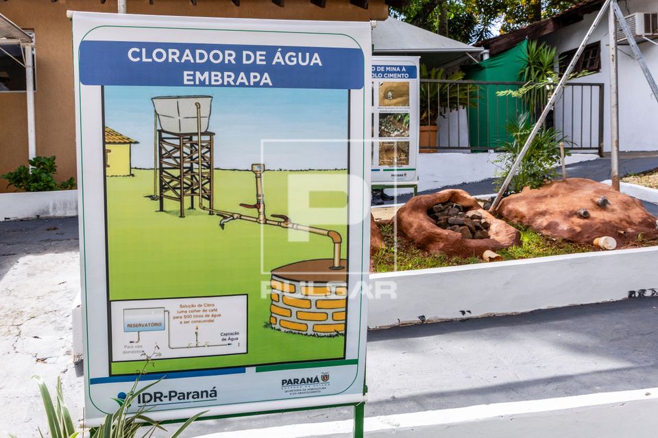 Banner explicativo de clorador de água 