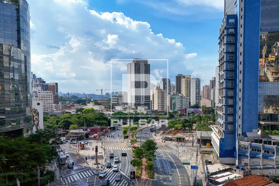 Vista de drone da Avenida Faria Lima no Largo da Batata