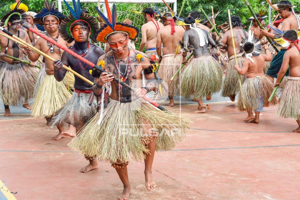 Indígenas da etnia Terena dançando o Kohixoti Kipaé no dia dos Povos Indígenas - Aldeia Kopenoti - Terra I