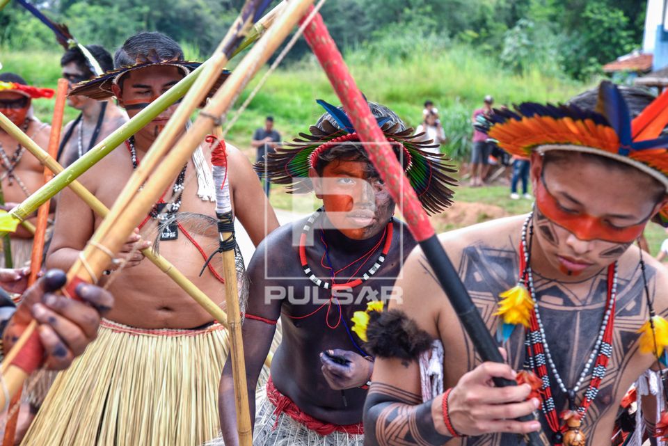Indígenas da etnia Terena dançando o Kohixoti Kipaé no dia dos Povos Indígenas - Aldeia Kopenoti - Terra I