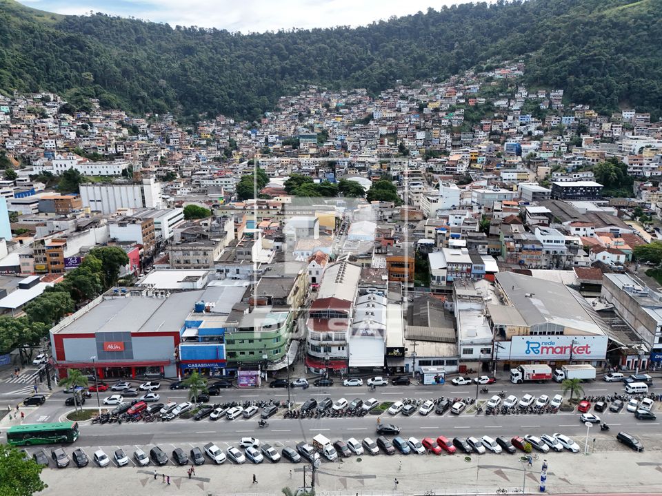 Vista de drone de comércio e serviços do centro da cidade - Costa Verde