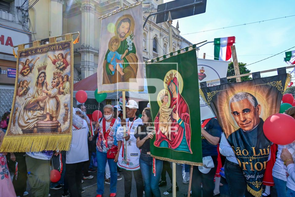 Procissão da 100ª edição da Festa Nossa Senhora Achiropita - bairro do Bixiga