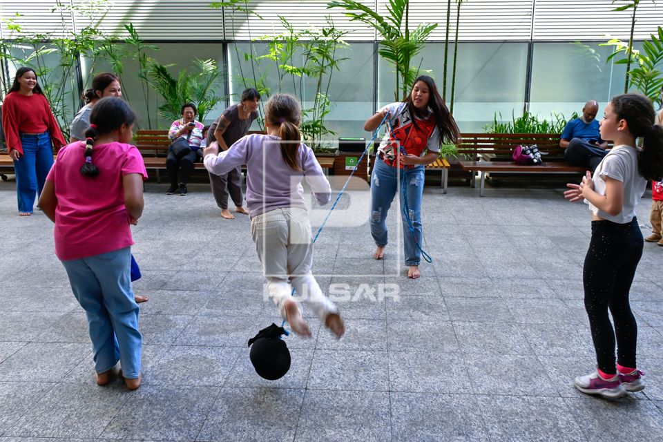 Brincadeiras guarani na programação do Agosto Indígena no Sesc Santo Amaro 