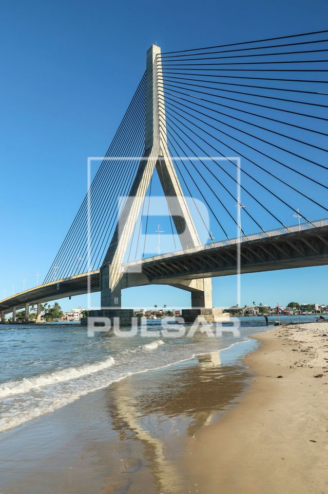 Ponte Jorge Amado da rodovia BA-001 sobre a foz do Rio Cachoeira