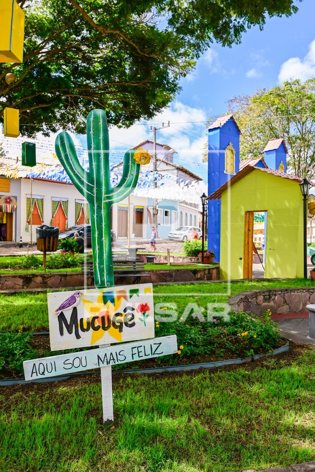 Mensagem - aqui sou mais feliz na Praça Coronel Propercio decorada para a Festa de São João - Chapada Diama