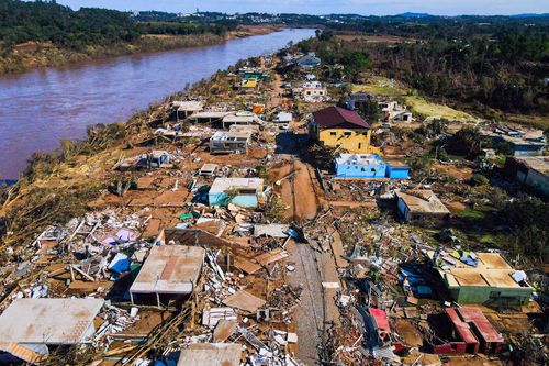 Vista de drone do bairro Navegantes destruído após a enchente no Vale do Taquari