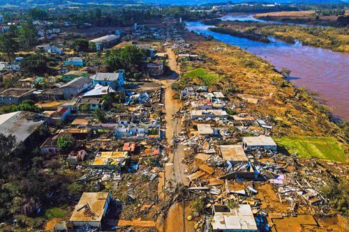 Vista de drone do bairro Navegantes destruído após a enchente no Vale do Taquari