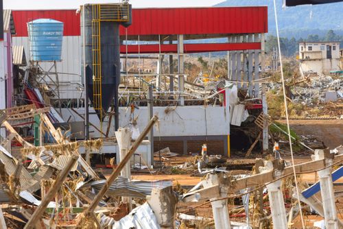 Edifício comercial destruído pela enchente no Vale do Taquari