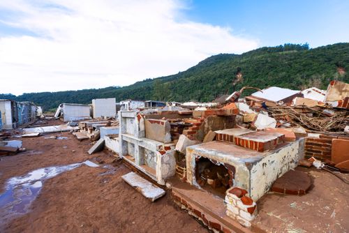 Destruição no cemitério da cidade causado pelas enchente no Vale do Taquari