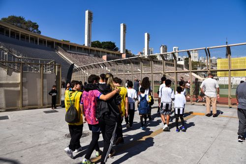 Pessoas dentro do Mercado Livre Arena Pacaembú - antigo Estádio Municipal Paulo Machado de Carvalho - projet