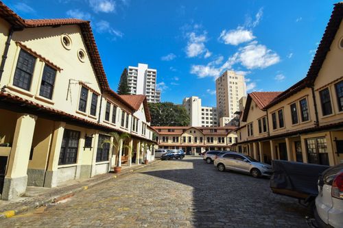 Vila dos Ingleses - moradias construídas para engenheiros ingleses que trabalharam nas obras da Estação da 