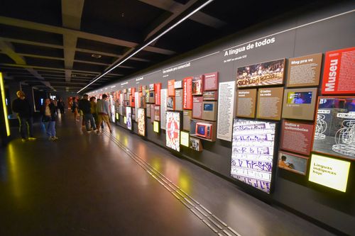 Instalação Português do Brasil no Museu da Língua Portuguesa 
