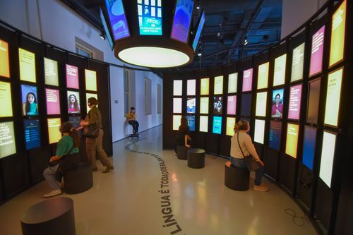 Exposição Fala Falar Falares no Museu da Língua Portuguesa