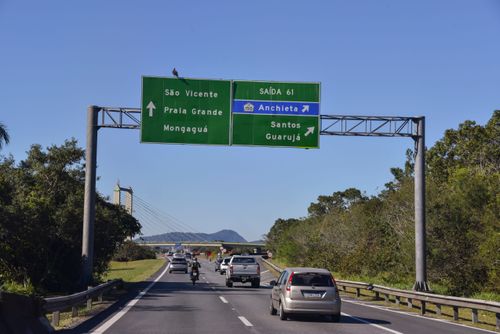 Sinalização aérea na SP-160 Rodovia dos Imigrantes - saída para SP-150 Rodovia Anchieta