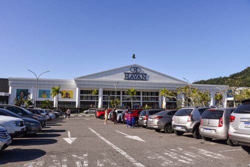 Loja de departamentos instalado em complexo de shopping center - bairro Xixová