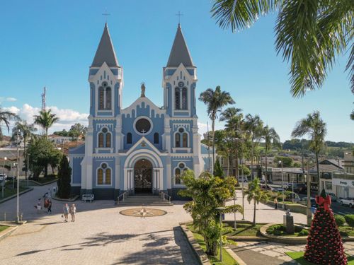 Vista de drone da Basílica Santuário de Nossa Senhora da Conceição do Bom Sucesso