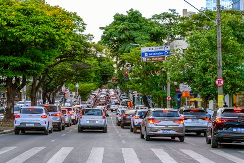 Trânsito na Avenida Bias Fortes